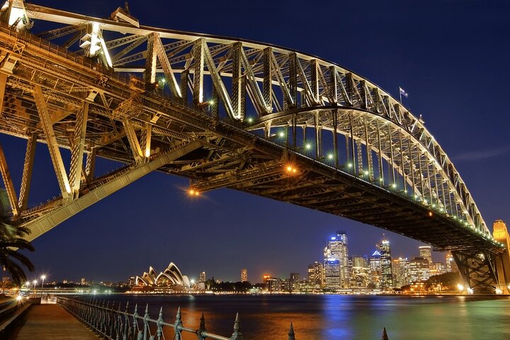 Retro Boat Party Cruise in Sydney