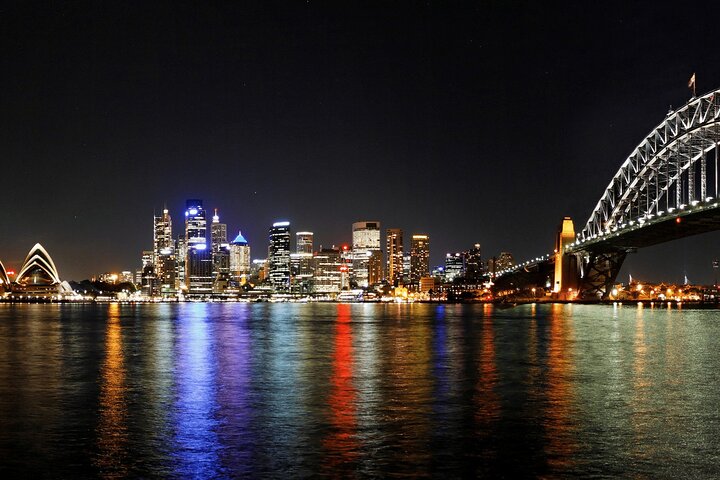 Retro Boat Party Cruise in Sydney