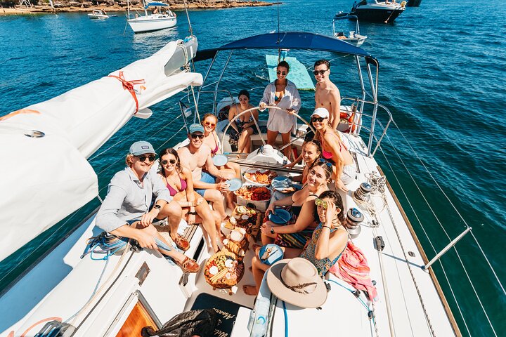 4-Hour Private Luxury Yacht Charter on Sydney Harbour