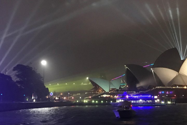 Sydney VIVID Festival: Sydney Harbour Small-Group Luxury Cruise