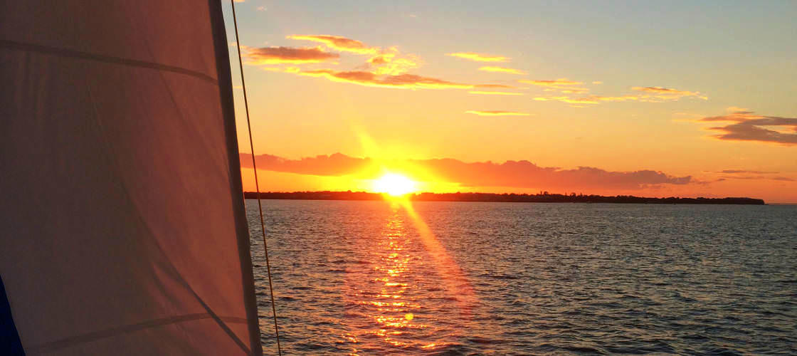 Champagne Sunset Sailing Cruise