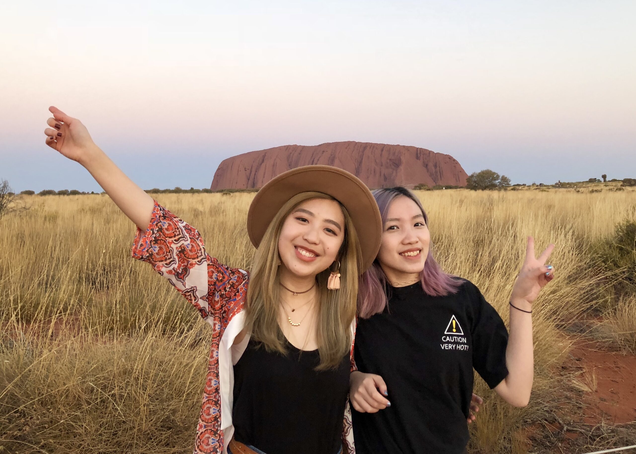 Kata Tjuta and Uluru Sunset Tour         卡塔丘塔及乌鲁鲁日落之旅