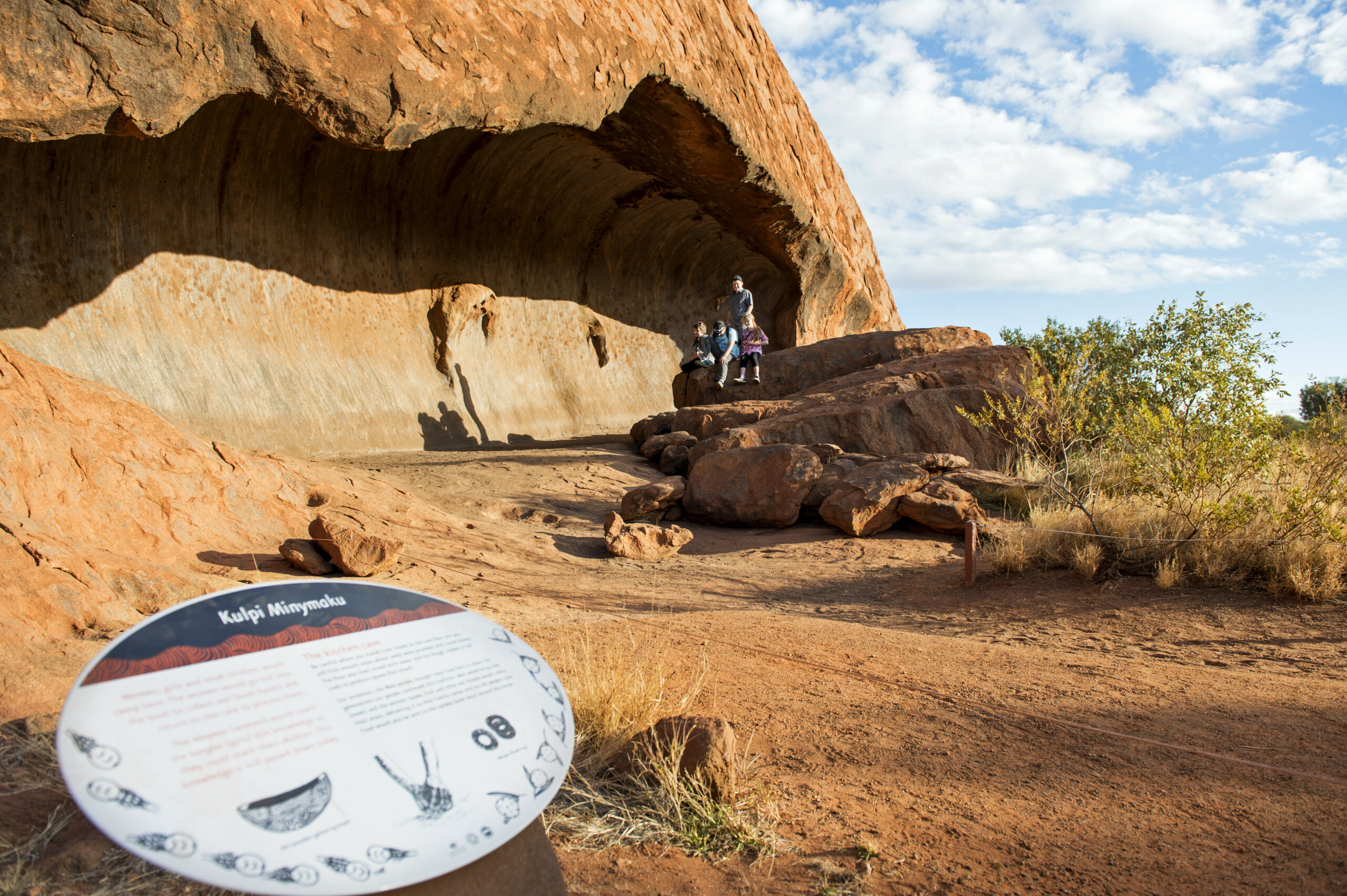 Uluru-Mala Walk Tour 乌鲁鲁马拉文化徒步之旅