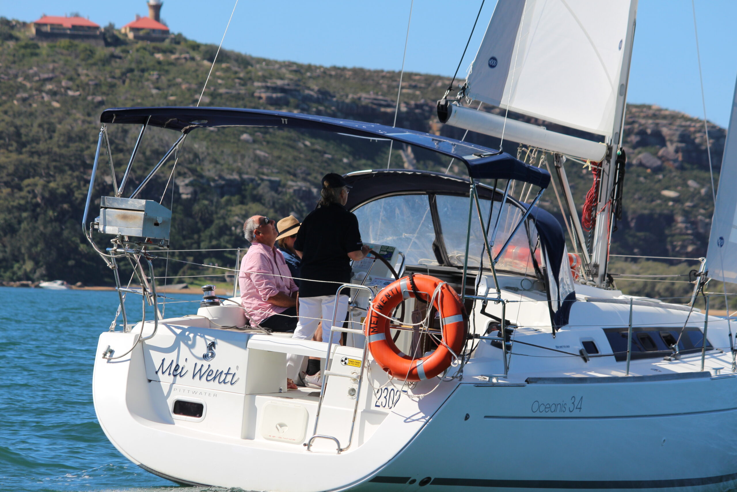 4 hr Skippered Yacht Charter for 6 Guests + Platter Lunch