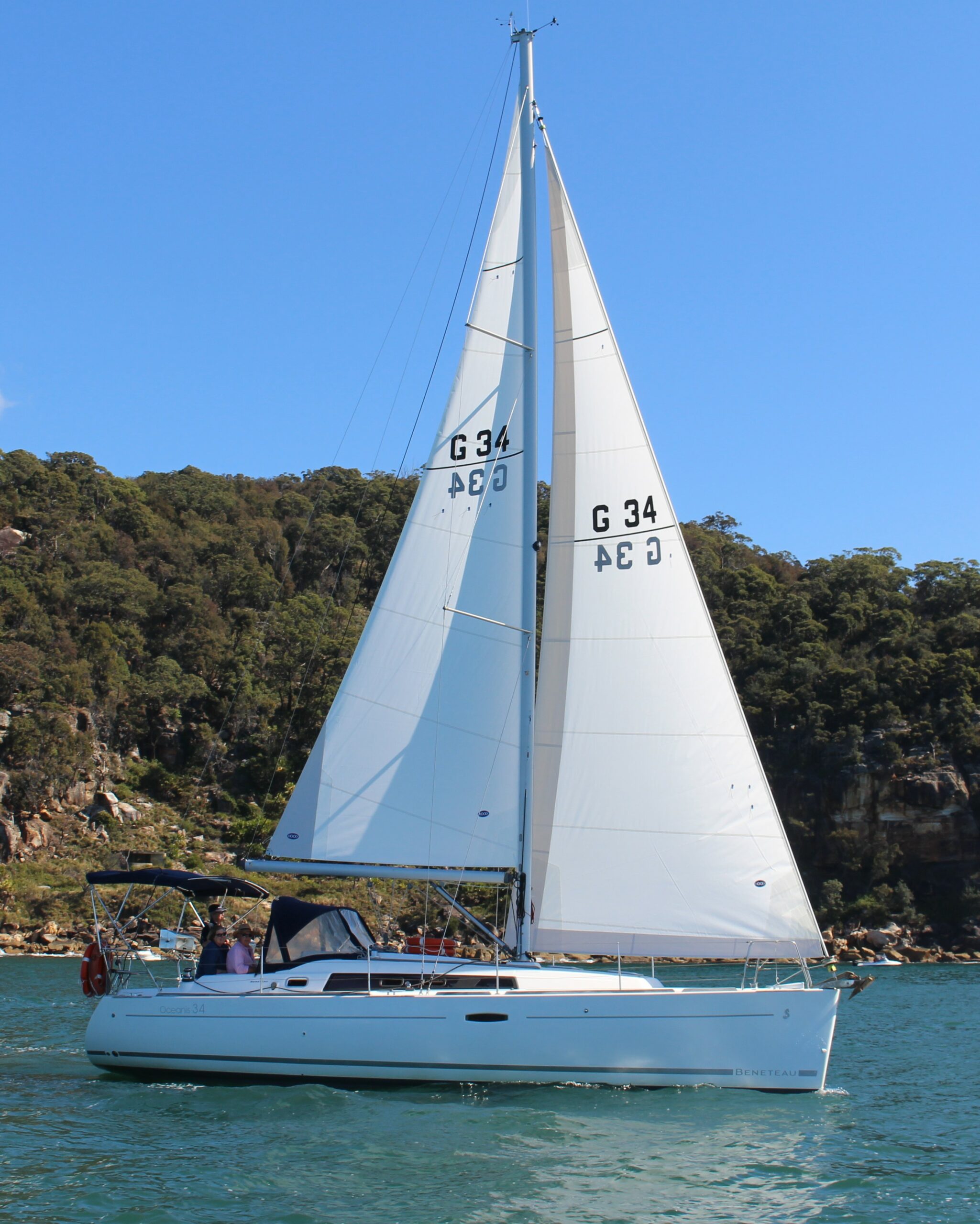 4 hr Skippered Yacht Charter for 6 Guests + Platter Lunch