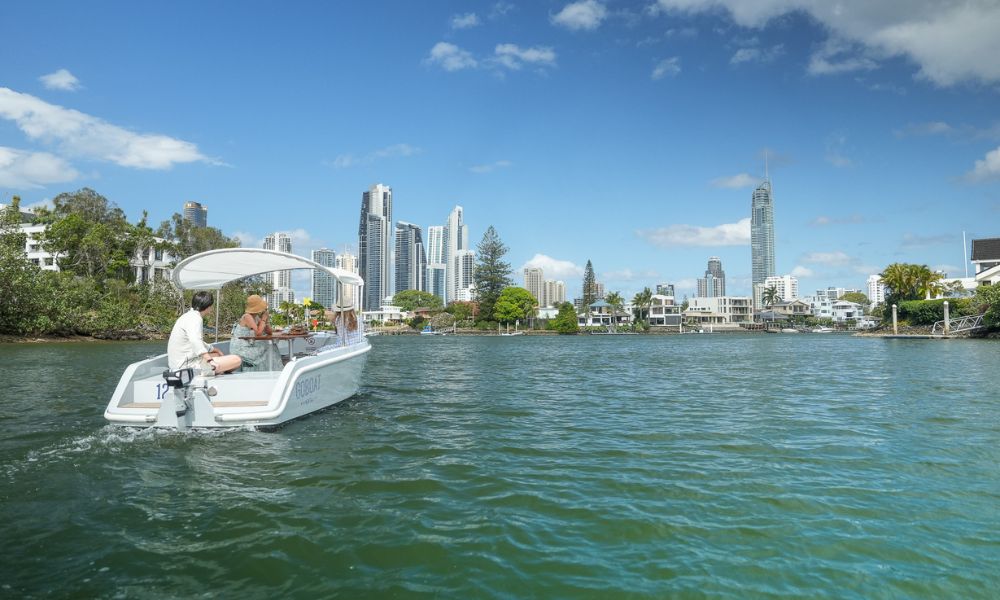 Electric Picnic Boat Hire For 1 Hour - Gold Coast