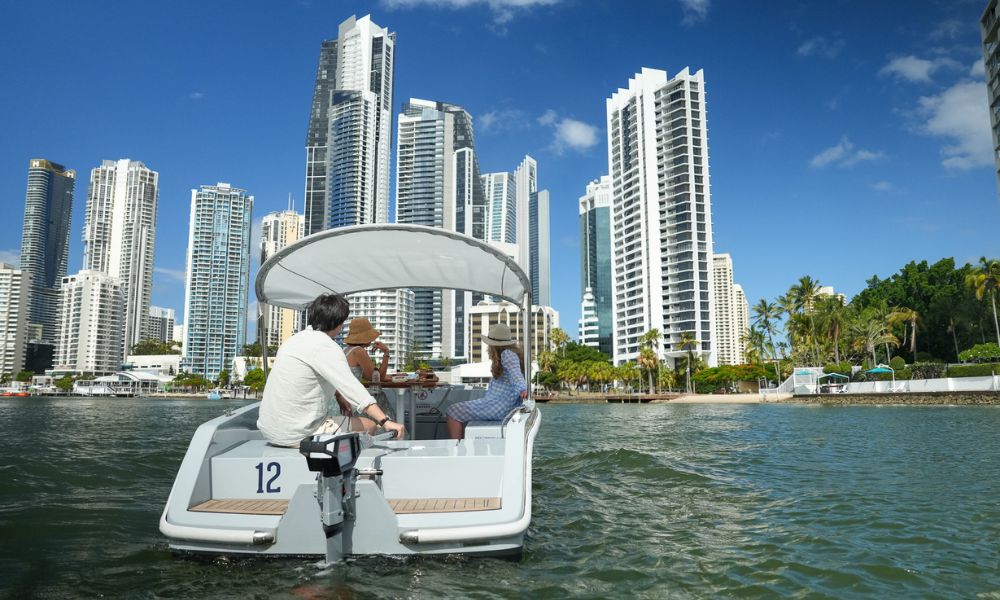 Electric Picnic Boat Hire For 1 Hour - Gold Coast