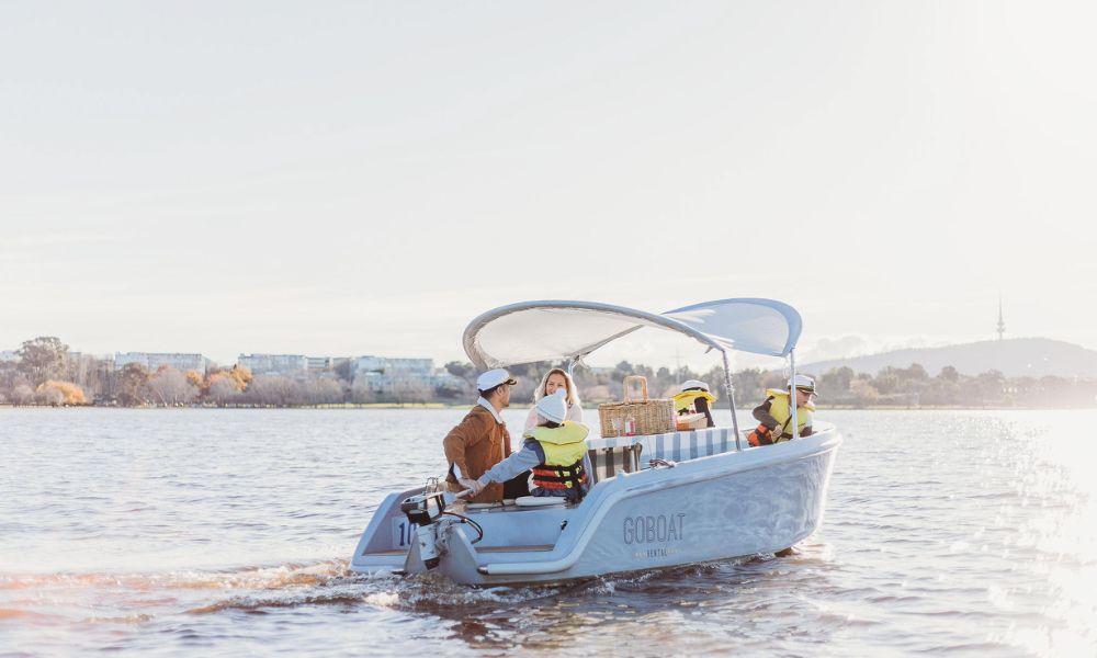 Electric Picnic Boat Hire For 2 Hours - Canberra