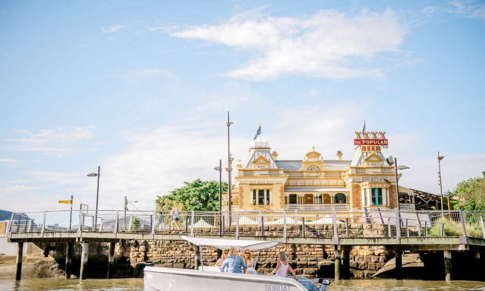 Electric Picnic Boat Hire For 1 Hour - Brisbane