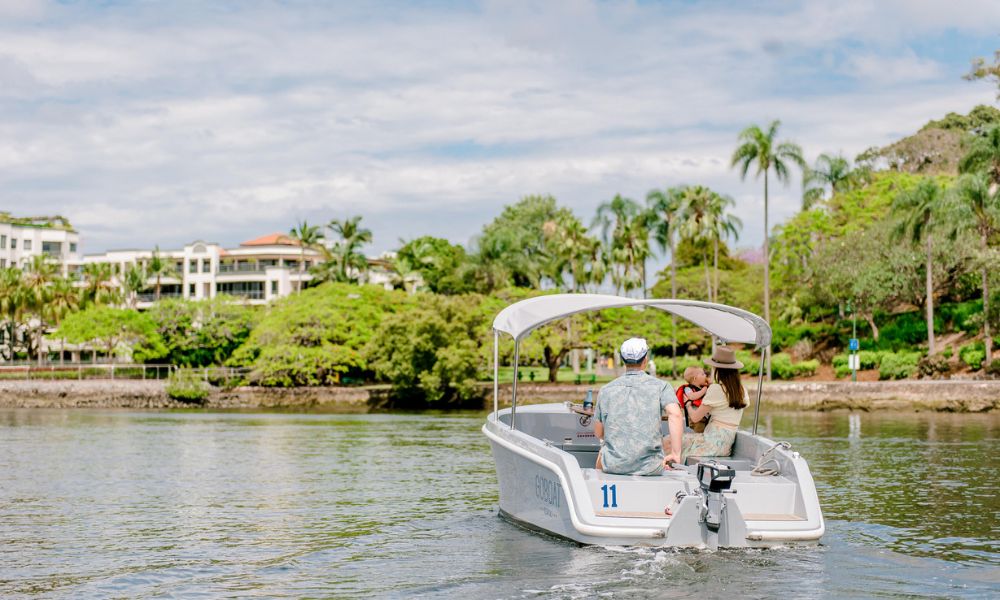 Electric Picnic Boat For 2 Hours - Brisbane