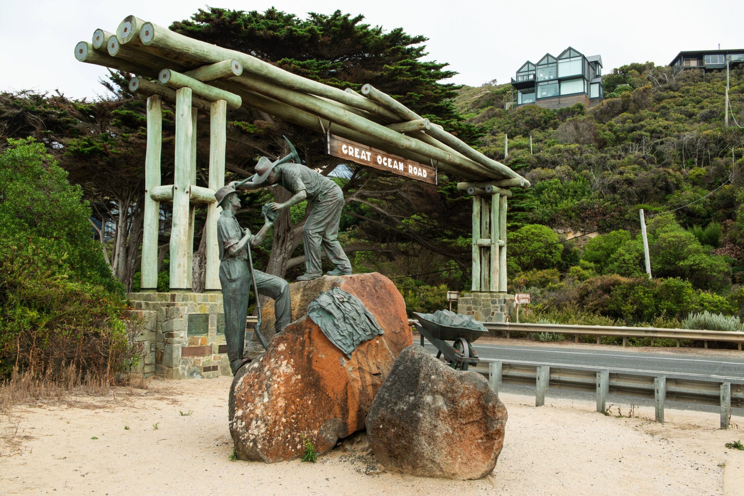 Explore Great Ocean Road & 12 Apostles (CPickup)