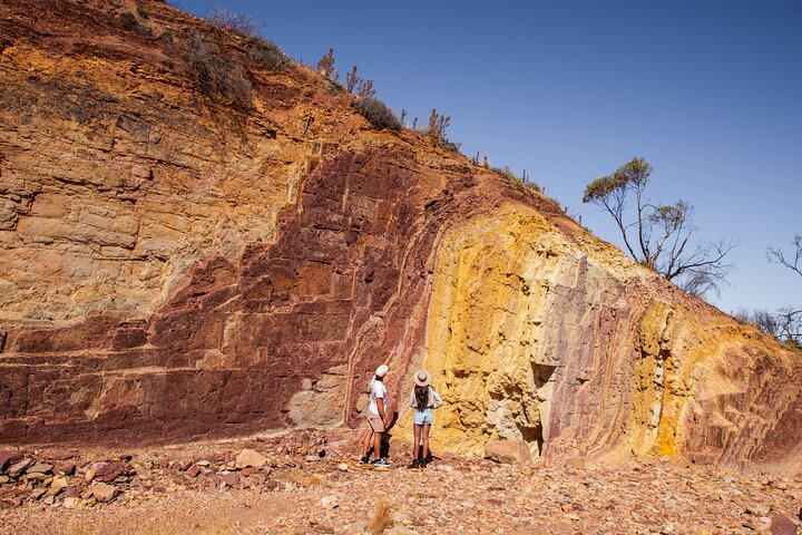 4 Day Uluru Kings Canyon West MacDonnell Ranges from Ayers Rock