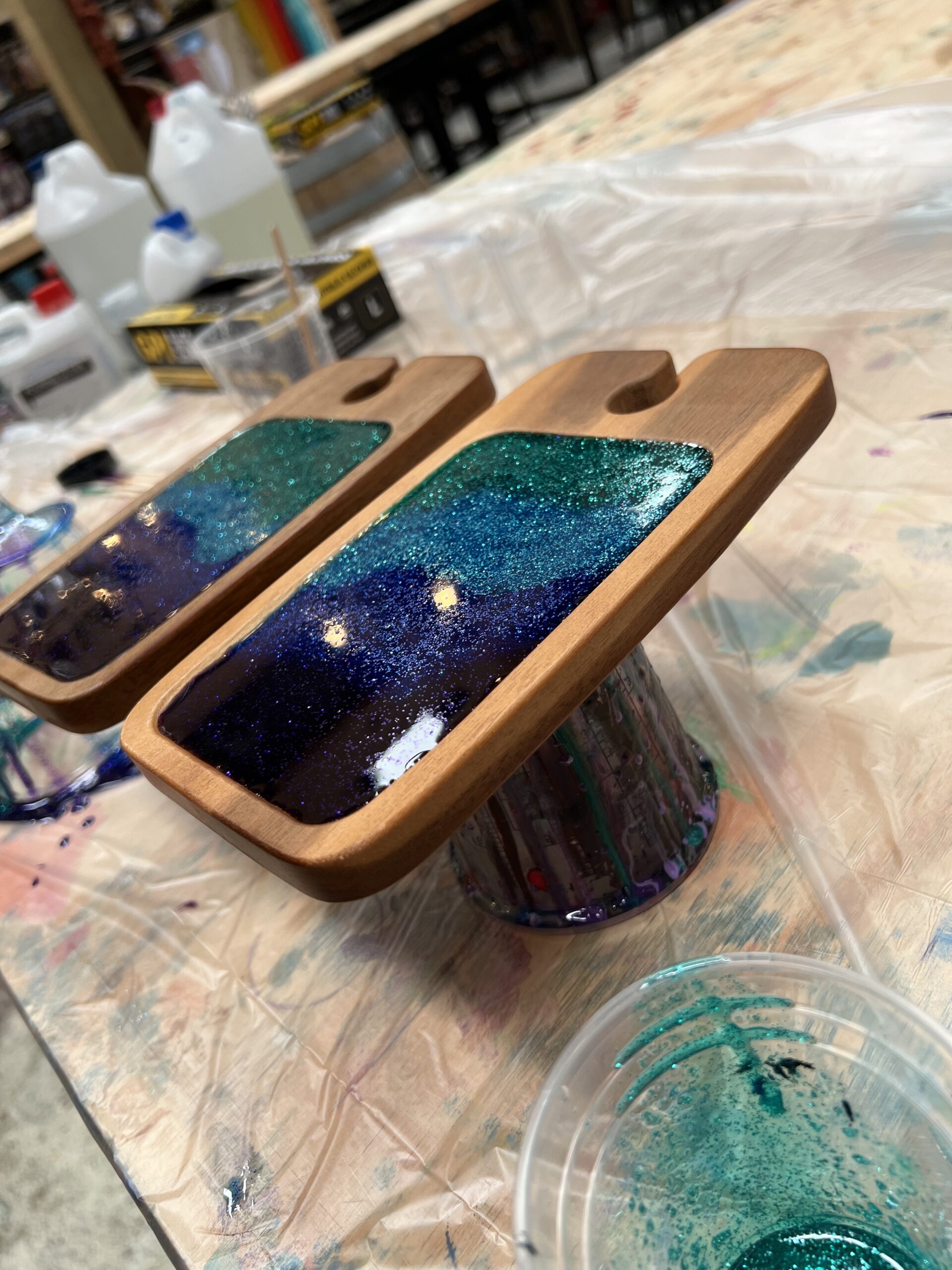 2x Mini Boards with Wine Glasses - Resin Art