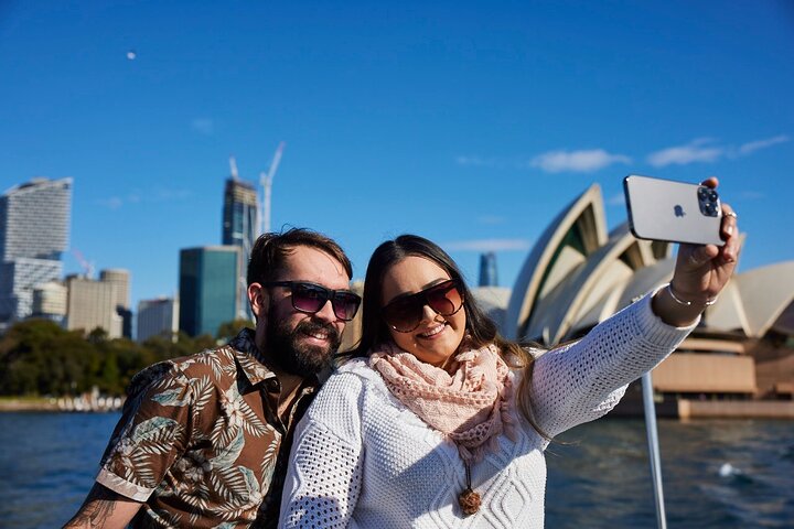 Sydney Combo: Morning Sightseeing to Bondi & Harbour Lunch Cruise