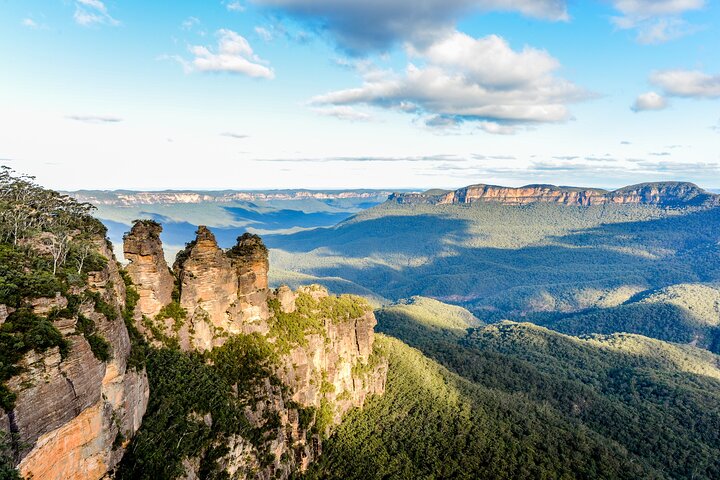 Discover the Blue Mountains: Breathtaking Landscapes & Trails