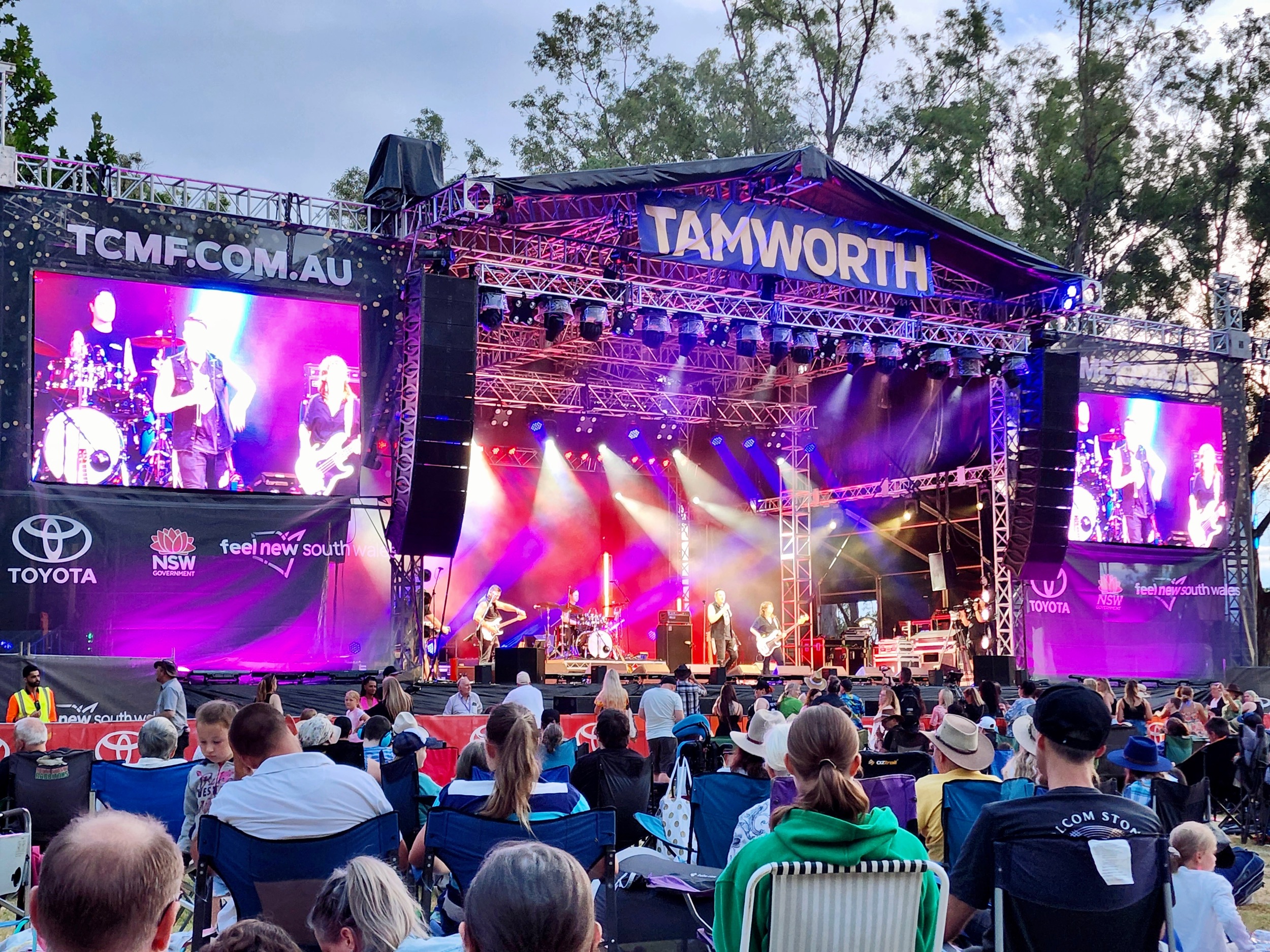 TAMWORTH COUNTRY MUSIC FESTIVAL TOUR WITH SKY ROAD TRAIL