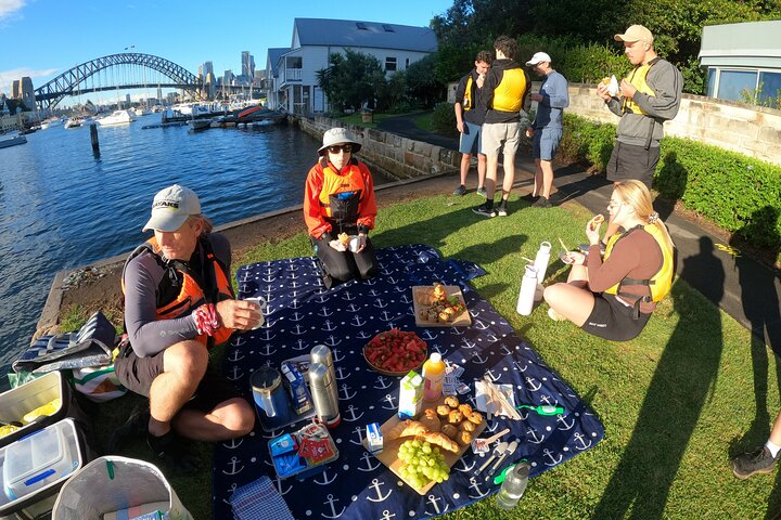 Beautiful Sydney Harbour Breakfast Kayaking Tour