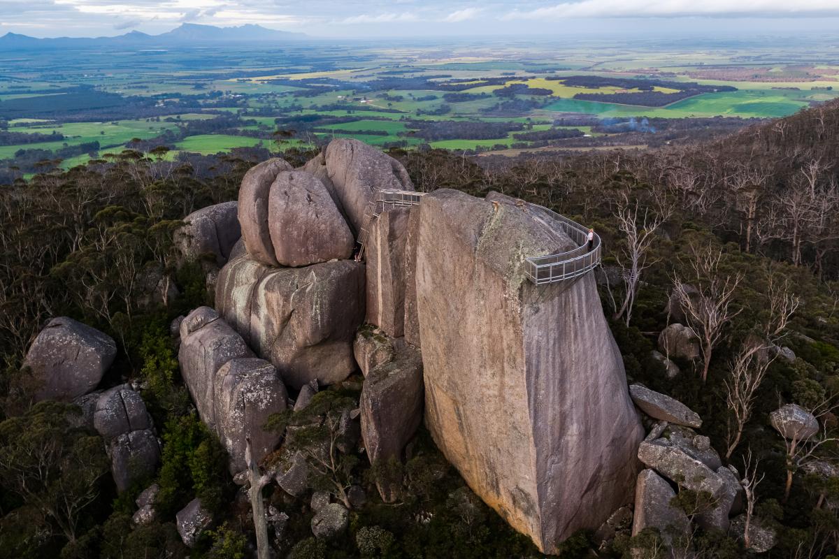 WHEATBELT DOWN UNDER - DISCOVER THE DELIGHTS OF PLANTAGENET, MOUNTAIN COUNTRY TRAILS AND SOUTH COASTAL HIGHLIGHTS