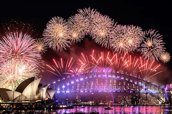 Intimate Sydney Harbour All-Inclusive New Year's Eve Cruise