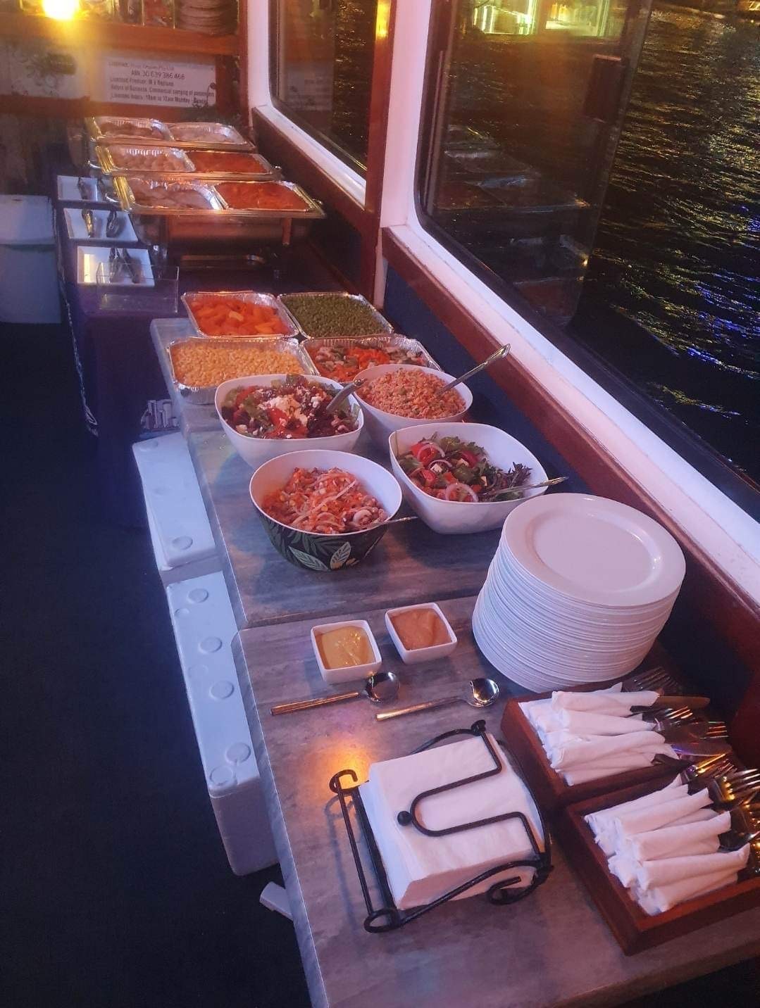 CITY LIGHTS DINNER CRUISE