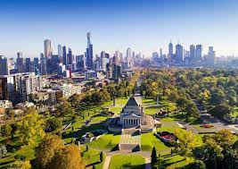 Discover Melbourne’s Essence – City Tour + Penguin Parade Tour