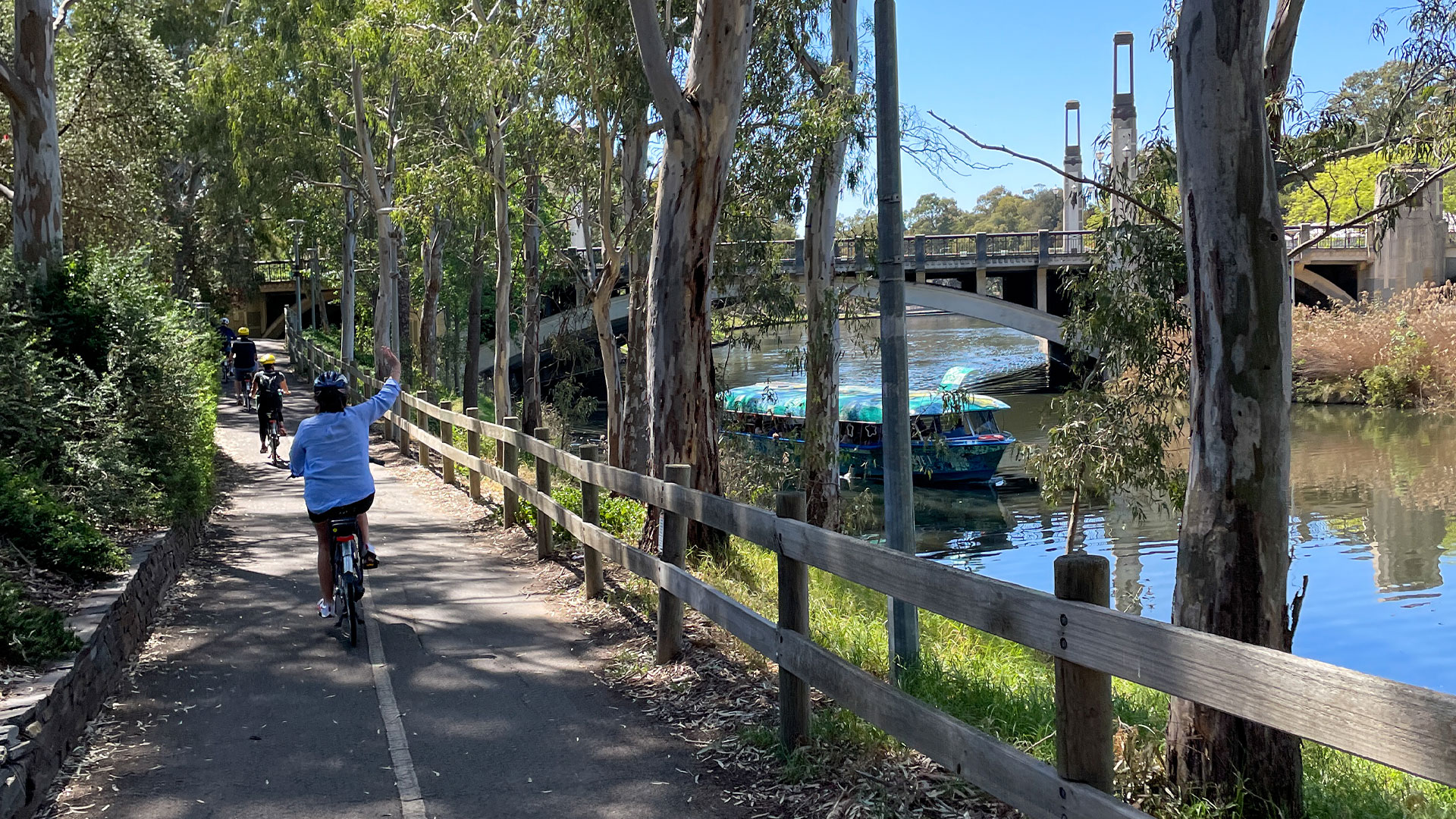 eBike Tour: Adelaide Riverbank and Park Lands