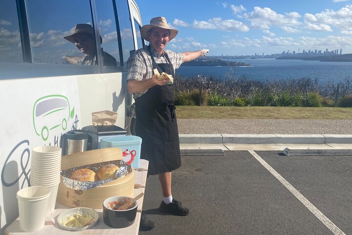 Full Day Chef-Led Sydney Beaches and Aussie Food Tour