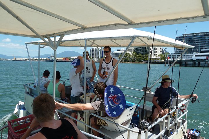 Trinity Inlet Self-Drive Pontoon Boat Hire in Cairns