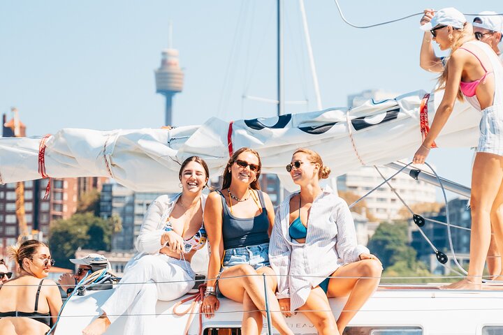 Sydney Harbour Sail Like a Local Lunch Tour