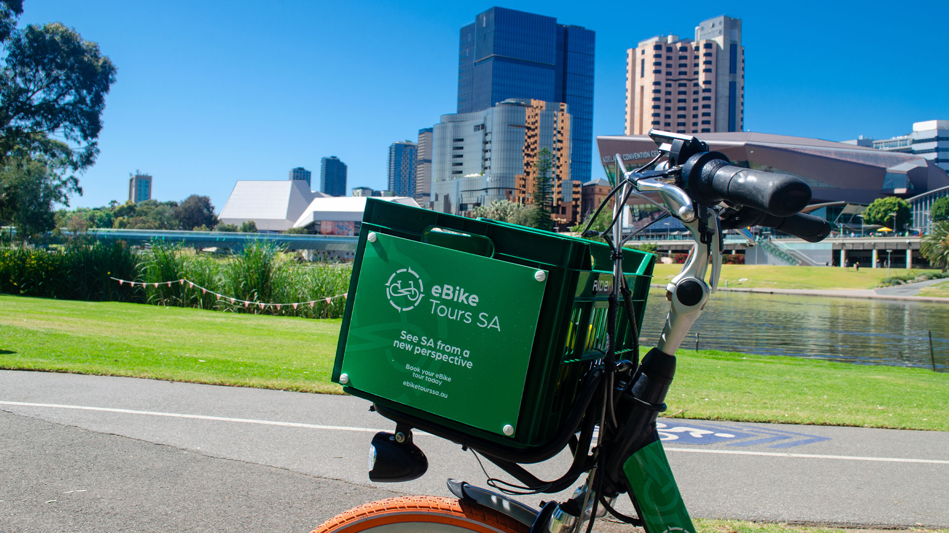 eBike Tour: Adelaide Riverbank and Park Lands