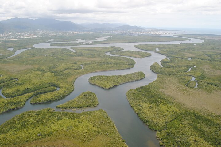Trinity Inlet Self-Drive Pontoon Boat Hire in Cairns