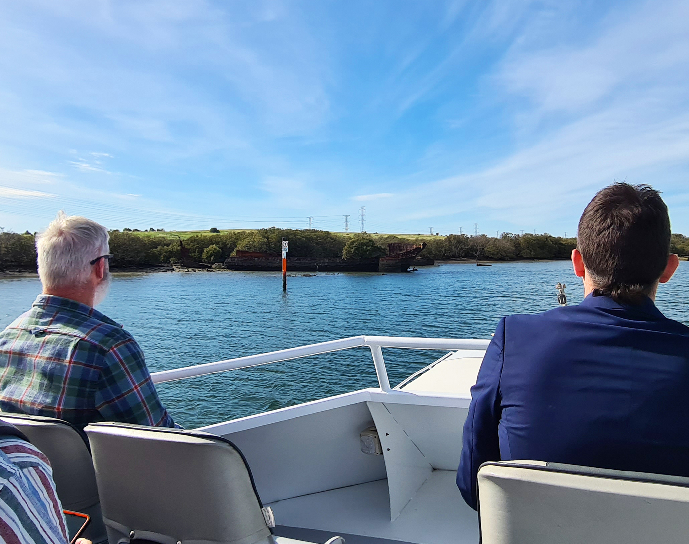 PRIVATE TOUR - 90-minute Dolphins and Ships Graveyard Tour