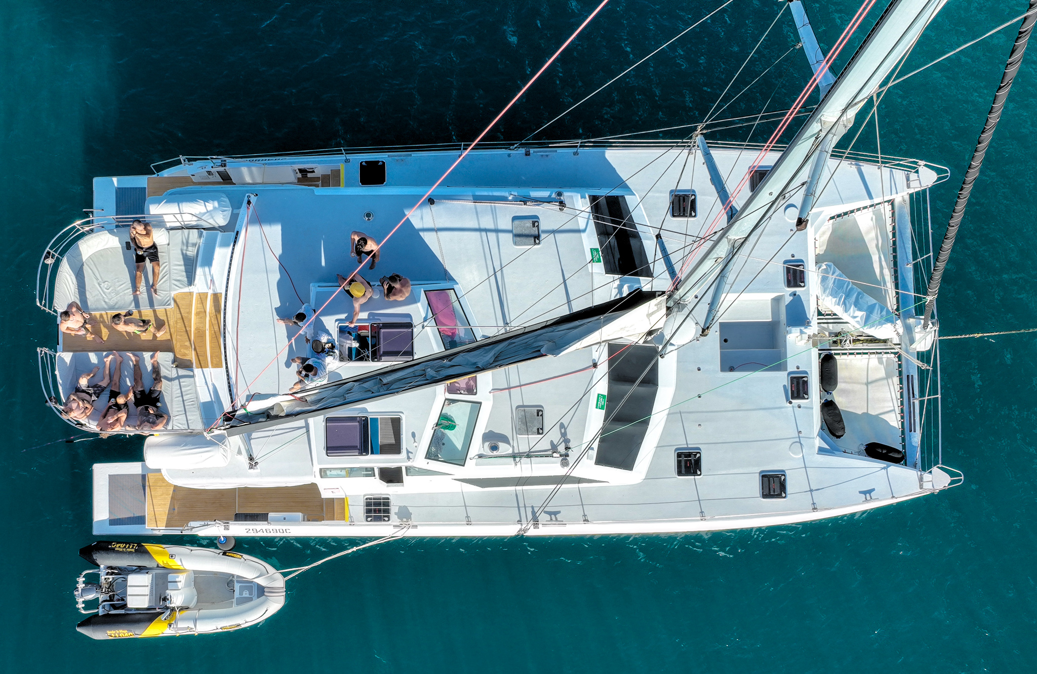 A Whitsunday Islands Sail, SUP & Snorkel Day Tour