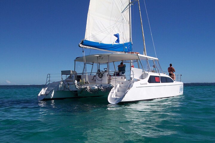 Half Day Sailing and Snorkeling Tour from Coral Bay