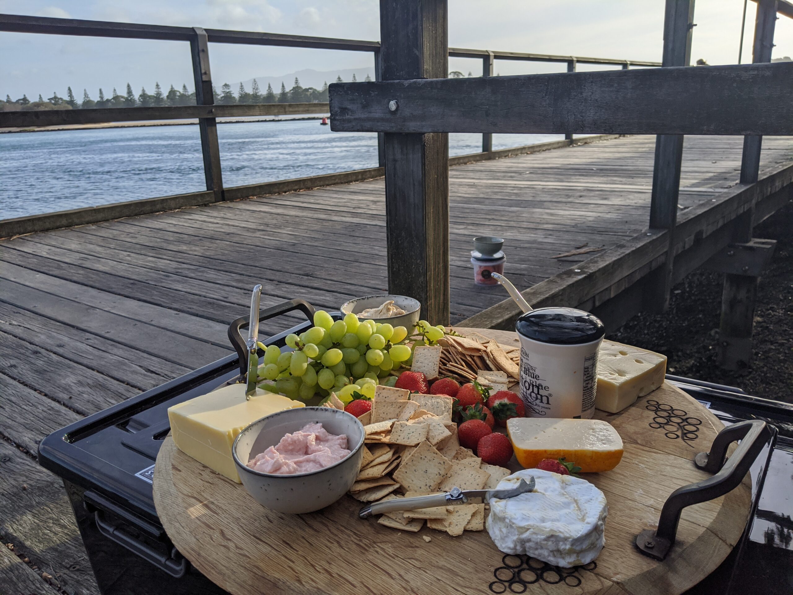 GRAZING TABLE LUXURY POP UP PICNIC