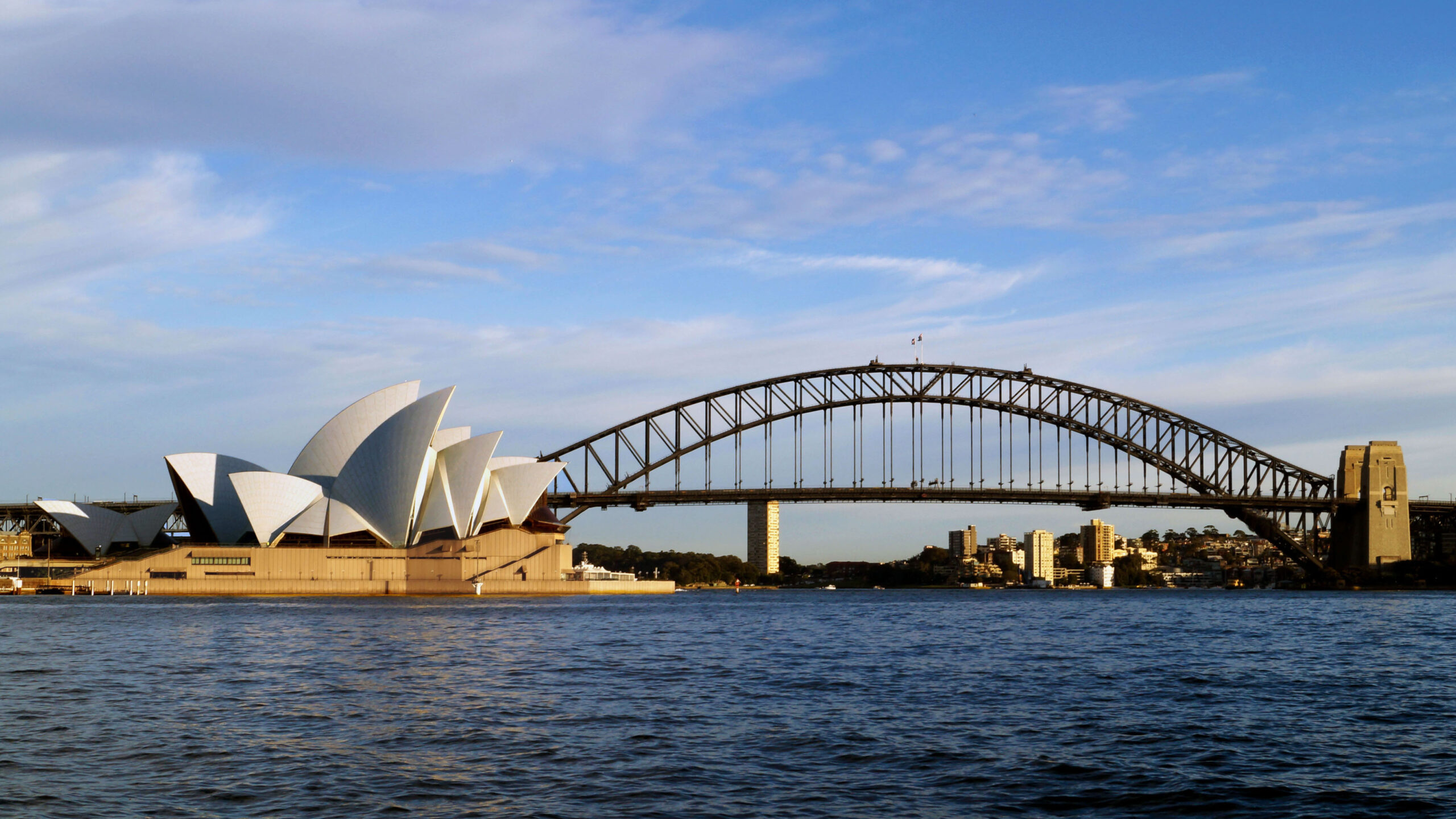 PRIVATE Bondi Beach, Opera House & Harbour Bridge, Ferry Experience and City