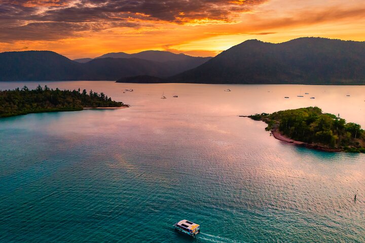 Airlie Beach Glass Bottom Boat Sunset Tour