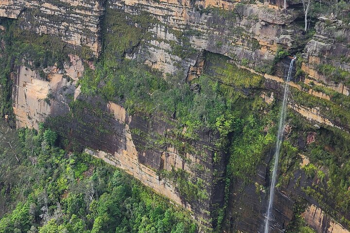 Tailored Sydney Surrounds and the Beauty of the Blue Mountains