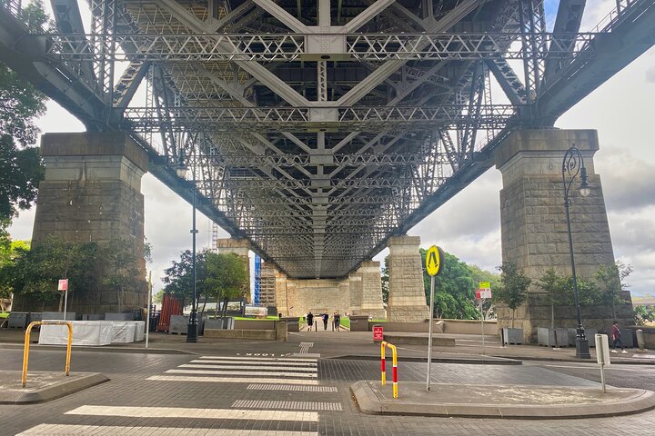 Self-Guided Walking Tour in Hidden Trails of The Rocks of Sydney