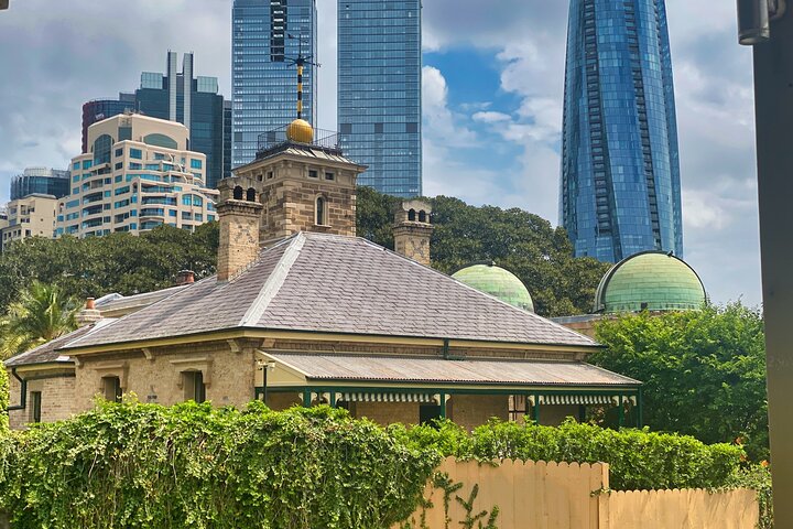 Self-Guided Walking Tour in Hidden Trails of The Rocks of Sydney