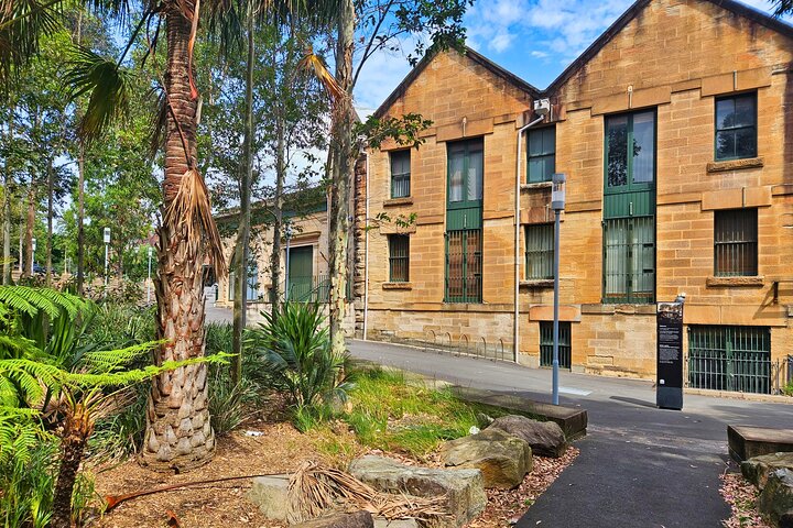 Self-Guided Walking Tour in Hidden Trails of The Rocks of Sydney