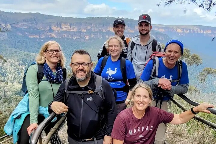 Adventurous Blue Mountains hike up the iconic Three Sisters