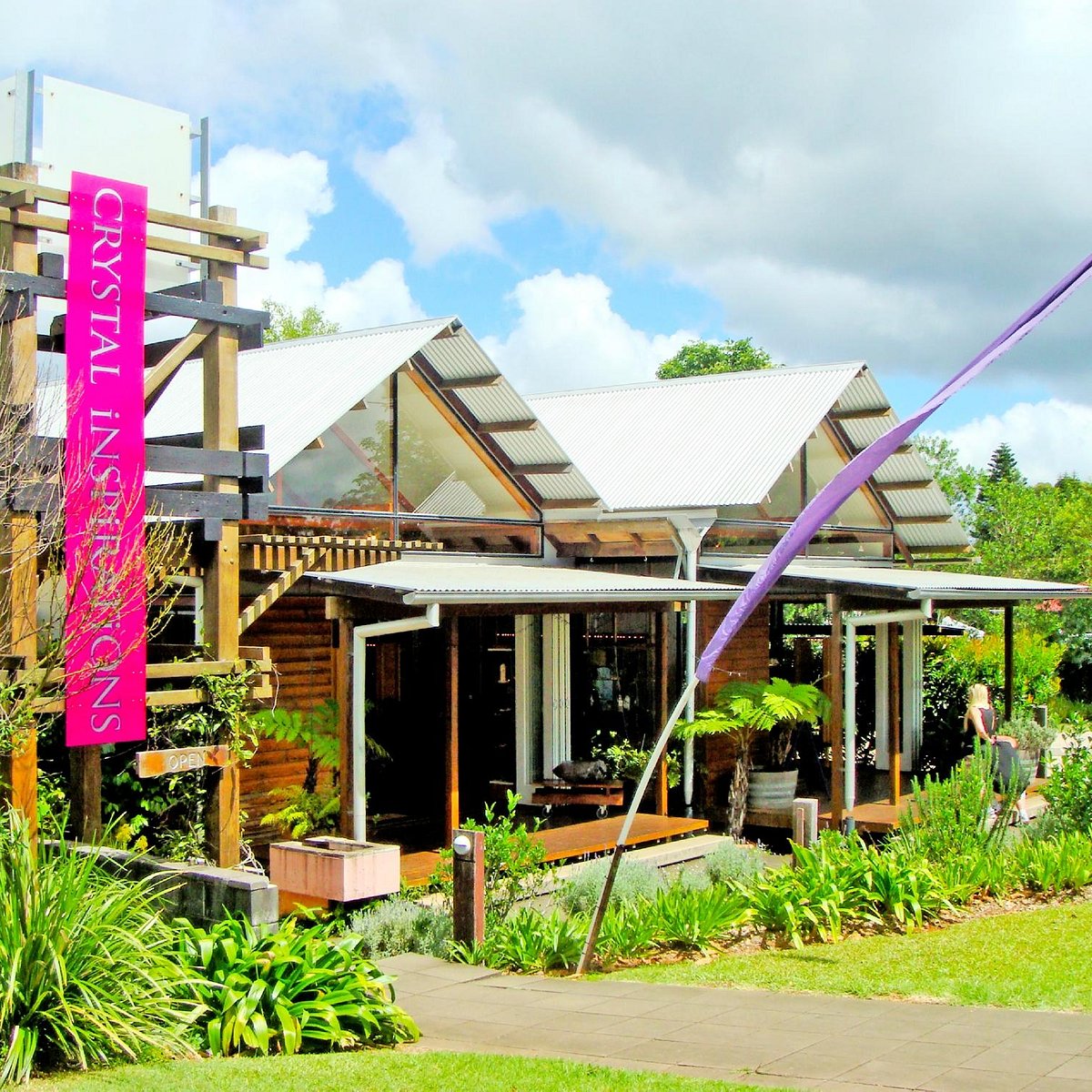 Hop on Hop Off Bus - Tamborine Mountain - from Gold Coast