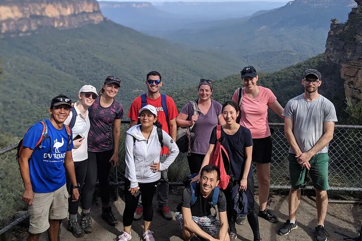 Adventurous Blue Mountains hike up the iconic Three Sisters