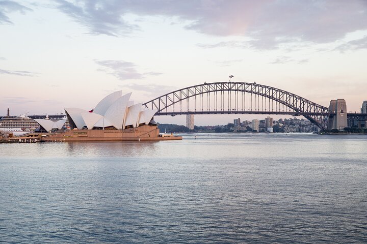 Iconic Sydney and Bondi Day Tour Including Rocks Walking Tour