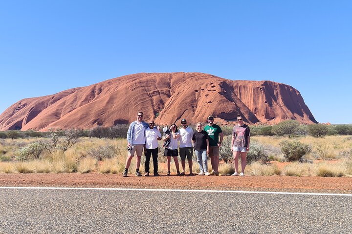 Alice Springs to Uluru One Day Tour Private Charter Service