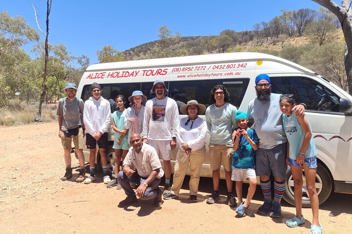 Alice Springs to Uluru Private Charter Transfer Bus Drive