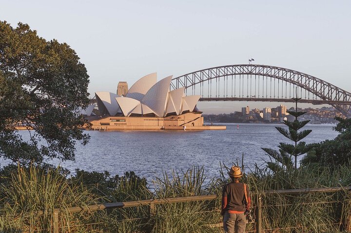 Iconic Sydney and Bondi Day Tour Including Rocks Walking Tour