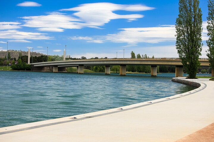 Family Walking Tour in Canberra in Capital Wonders