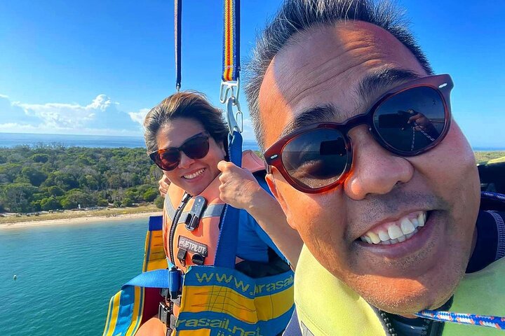 Parasailing on the Gold Coast, Fly solo, Tandem or Triple